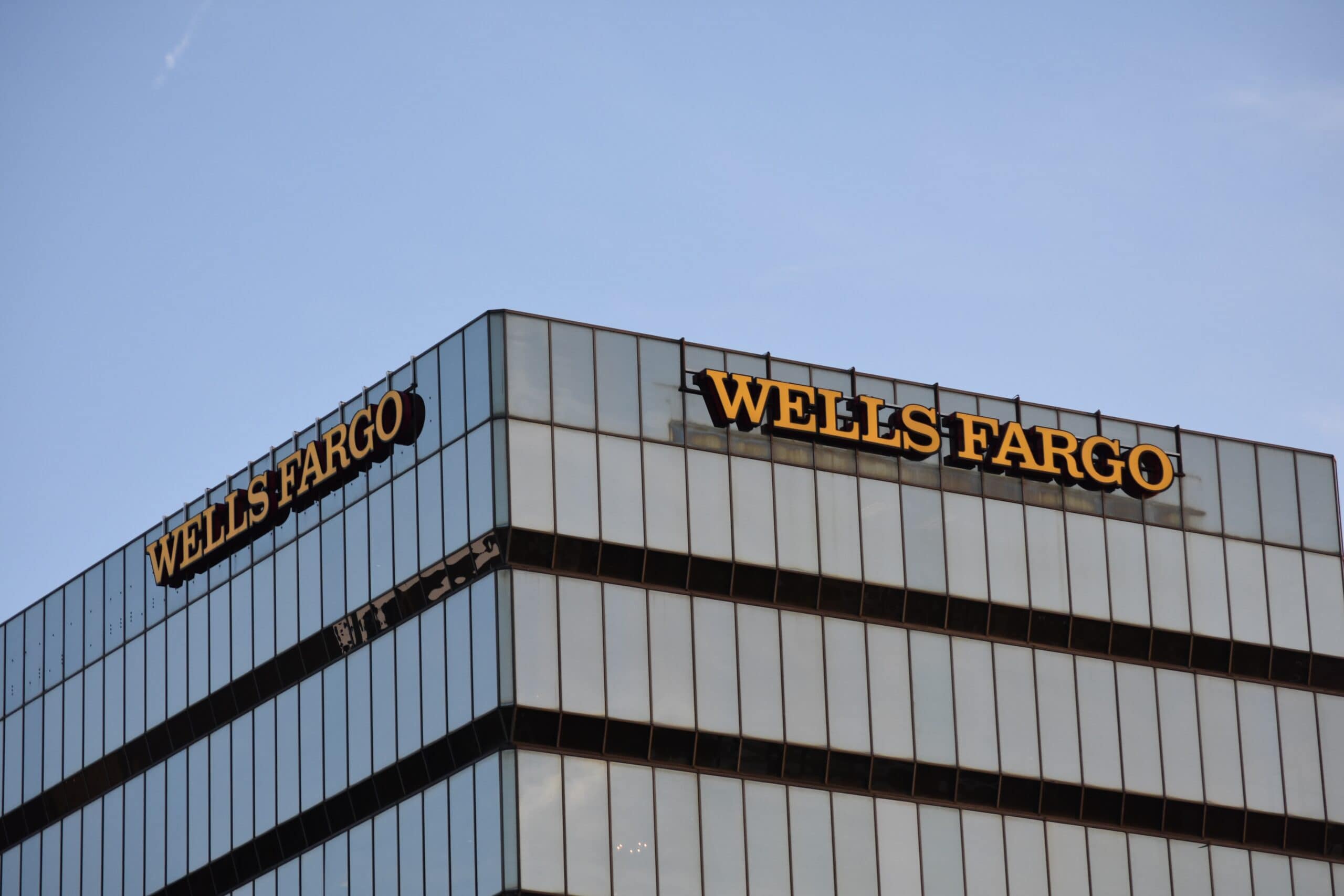 Wells Fargo bank building secure with cameras